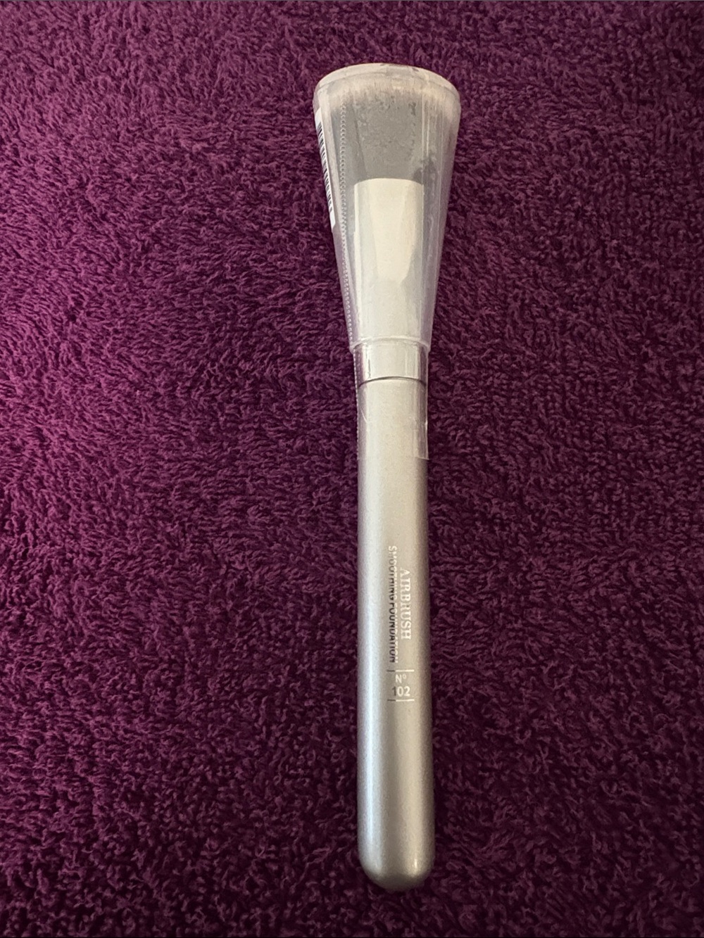 IT Cosmetics Smoothing Airbrush Foundation Brush